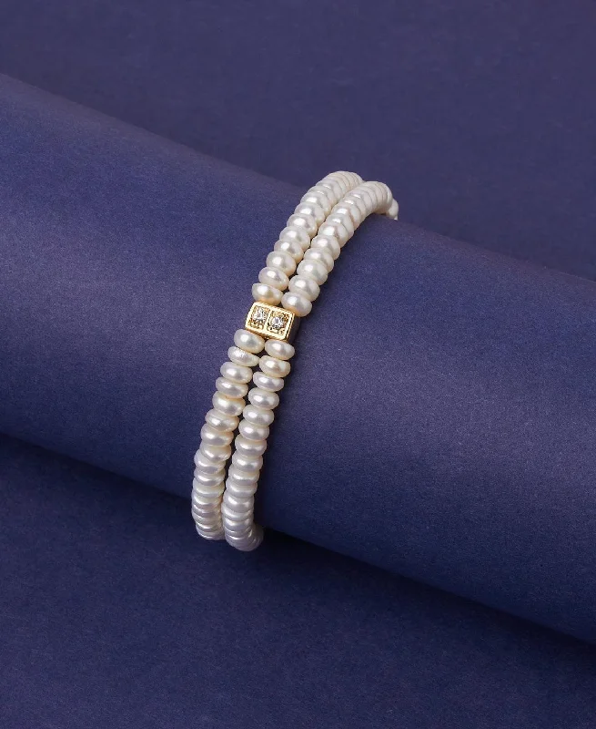 Ladies bracelets white gold-Elegant and classy Pearl Bracelet