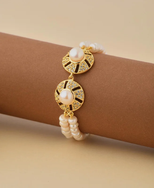 Ladies bracelets purchase tips-Elegant and classy Pearl Bracelet