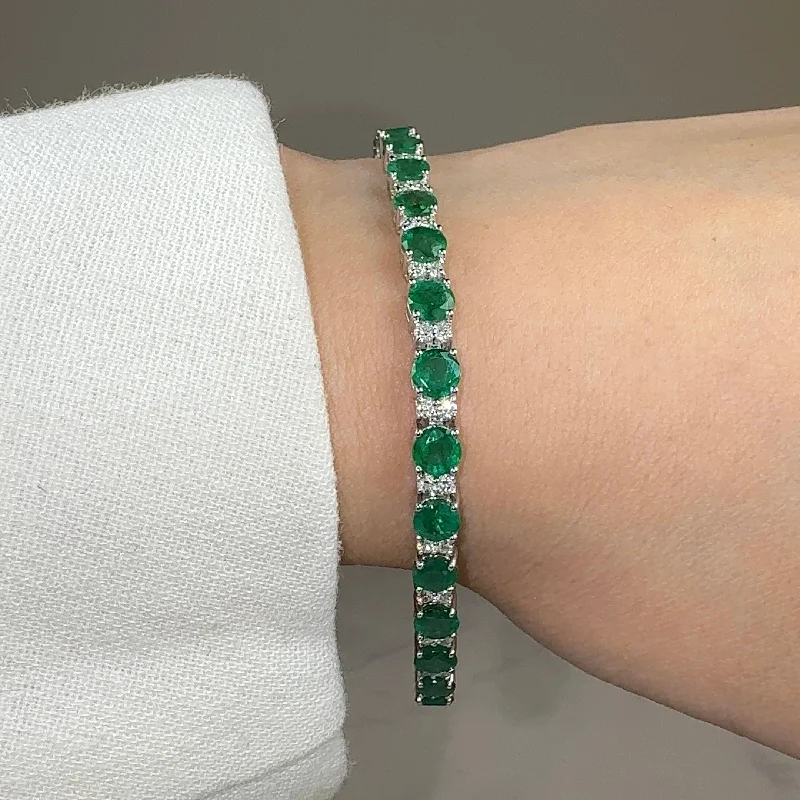 Ladies bracelets romantic surprises-Round Brilliant Diamond and Emerald 4 Claw Bracelet BRDE45345