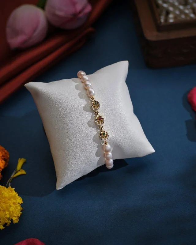 Ladies bracelets global styles-Helix Pretty Pearl Bracelet