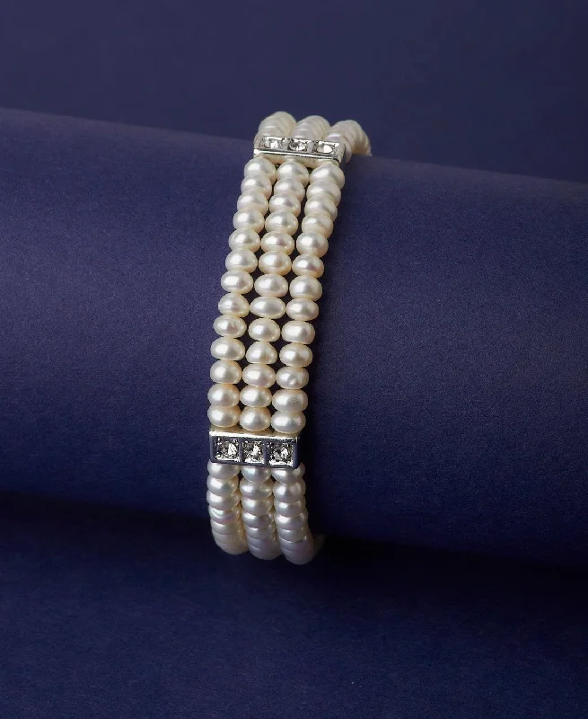 Ladies bracelets romantic surprises-Elegant and classy Pearl Bracelet