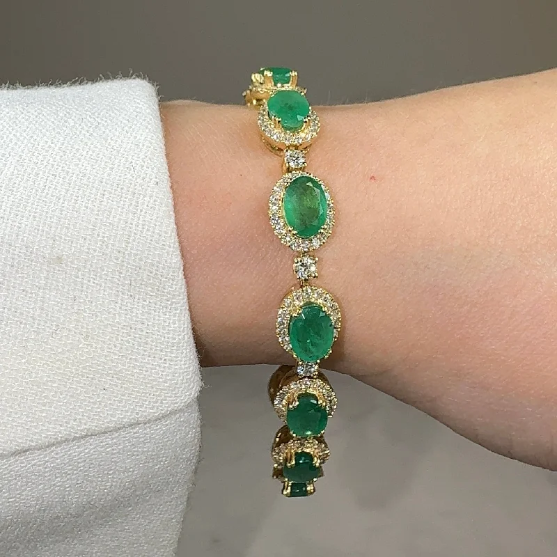 Ladies bracelets global styles-Oval Shape 9 Carat Emerald Center Featuring Diamond Halo Bracelet BRHAOCE