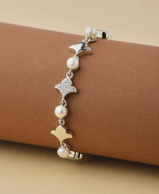 Ladies bracelets subtle luxury-Fashionable Stone Studded Real Pearl Bracelet