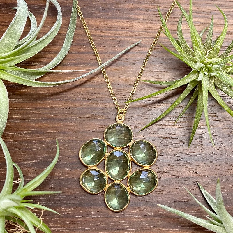 Ladies necklaces diamond drops-Peridot Flower Gemstone Necklace