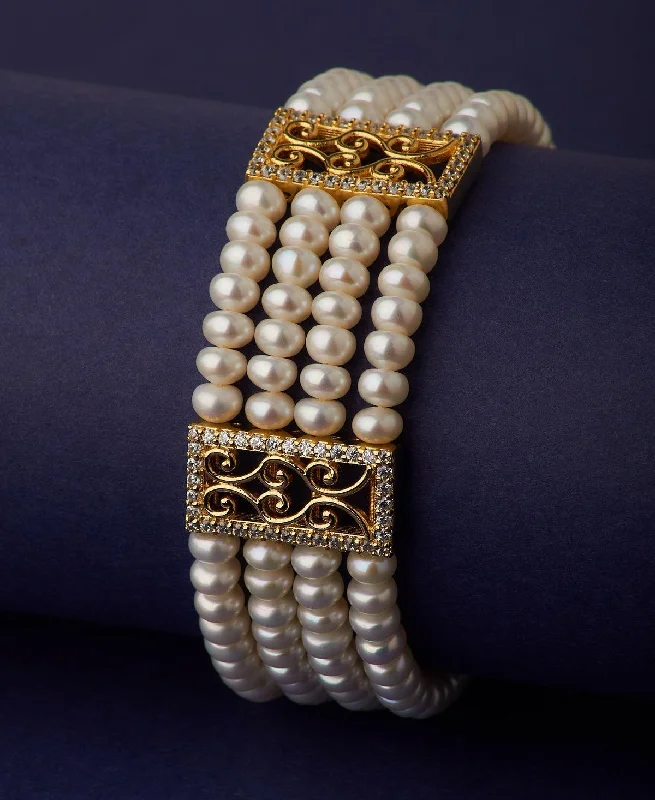 Ladies bracelets best brands-Gorgeous Golden Real Pearl Bracelet