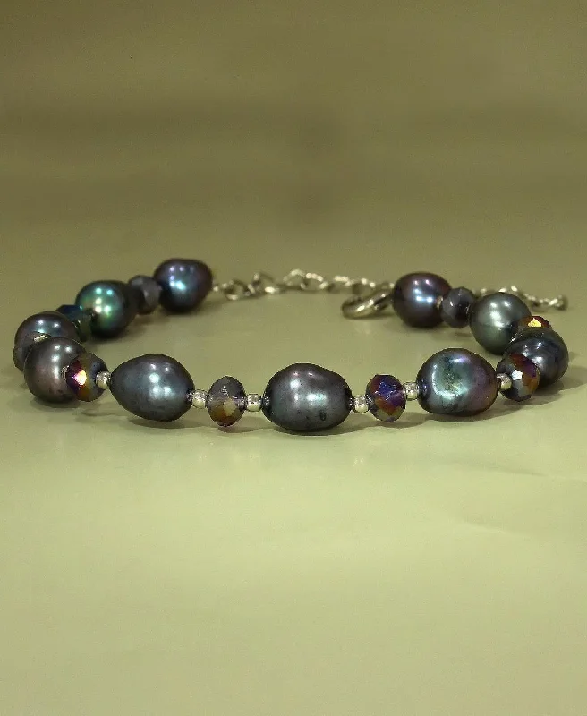 Ladies bracelets care advice-Elegant and classy Pearl Bracelet