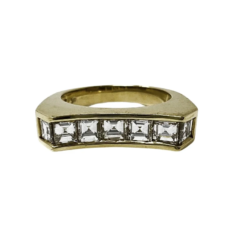 Ladies rings celebrity styles-Prestige 18K Gold Ring with Diamonds