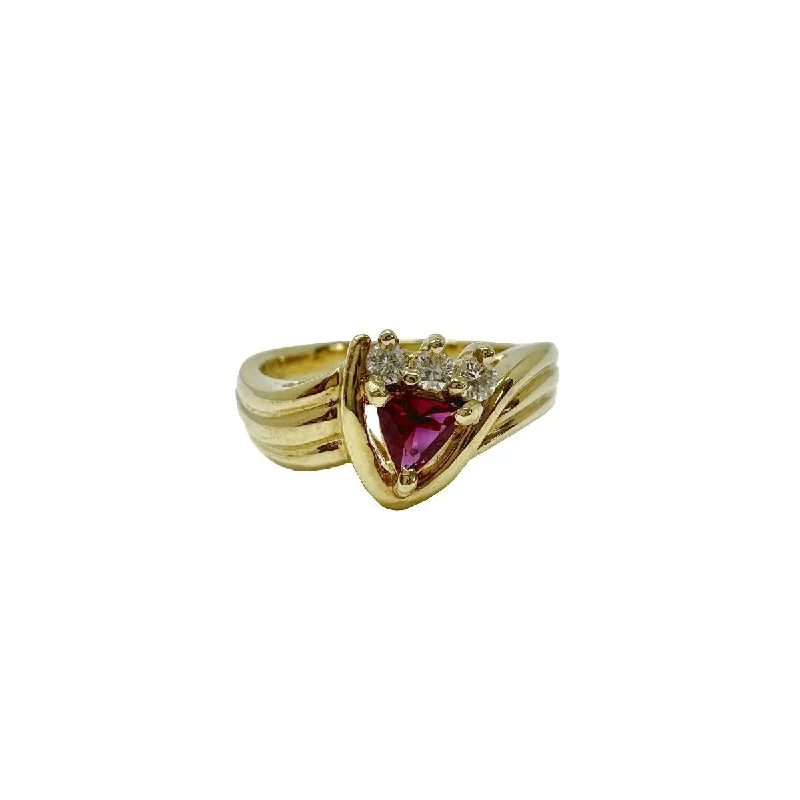 Ladies rings index finger-18K Gold Ring with Triangular Ruby and 3 Baguette Diamonds