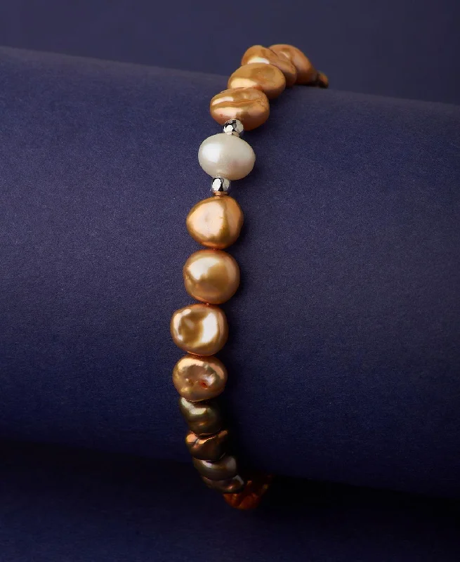 Ladies bracelets relaxed vibes-Elegant Golden Pearl Bracelet