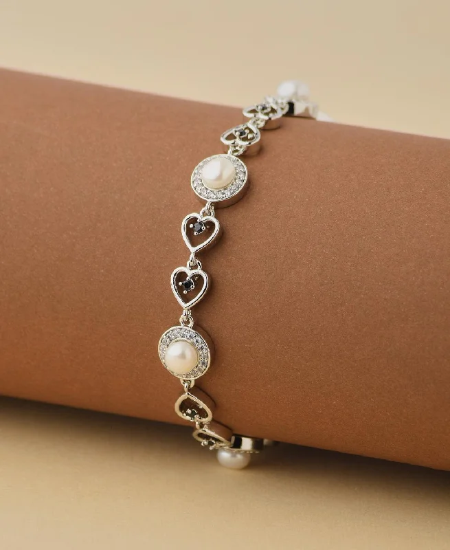 Ladies bracelets promo offers-Fashionable Stone Studded Real Pearl Bracelet